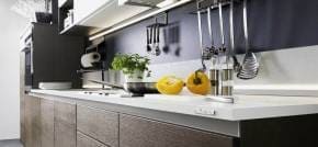 Кухонный гарнитур без ручек – преимущества и недостатки